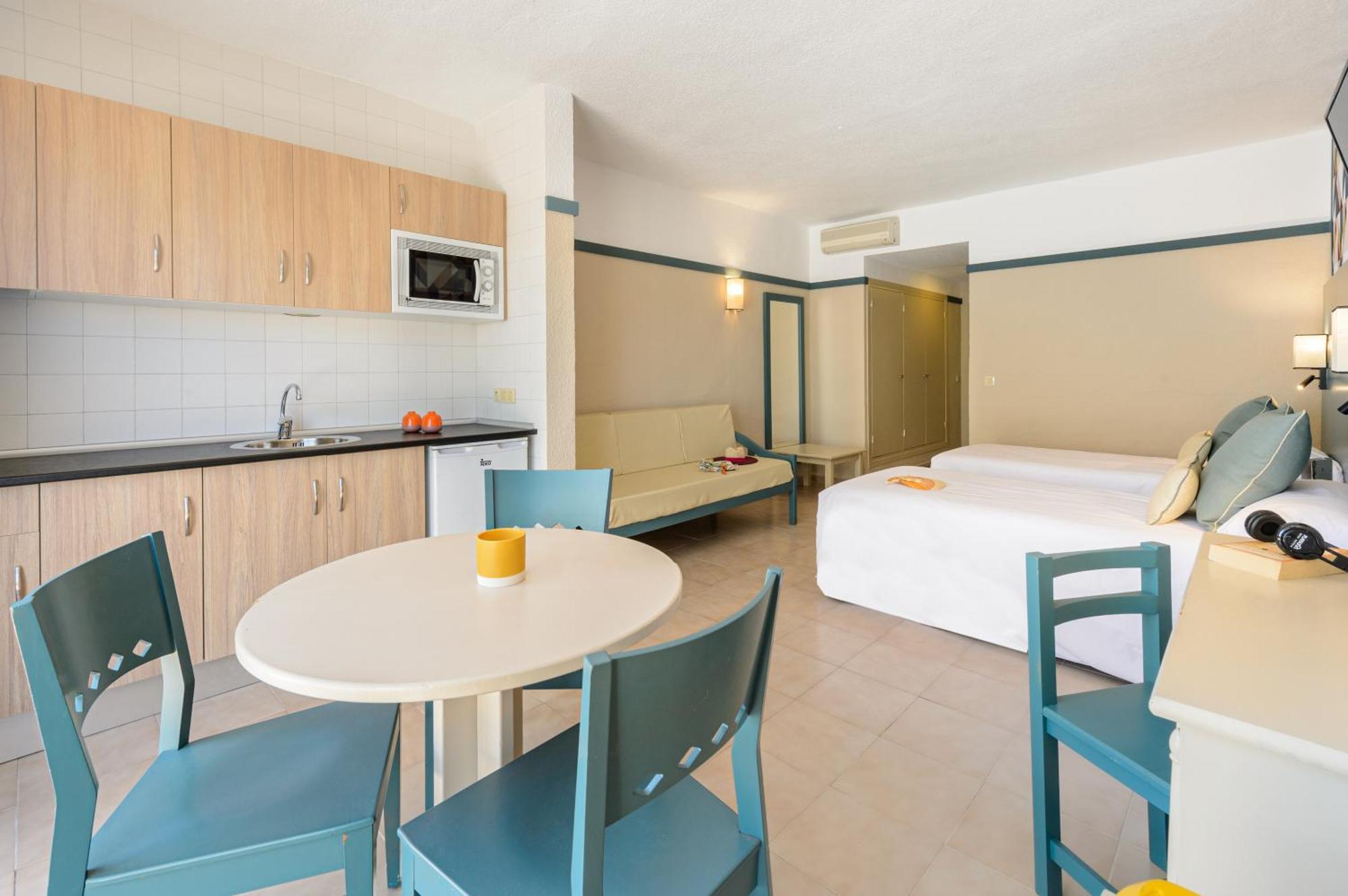 Aparthotel Vibra Club Maritim San Antonio  Bagian luar foto