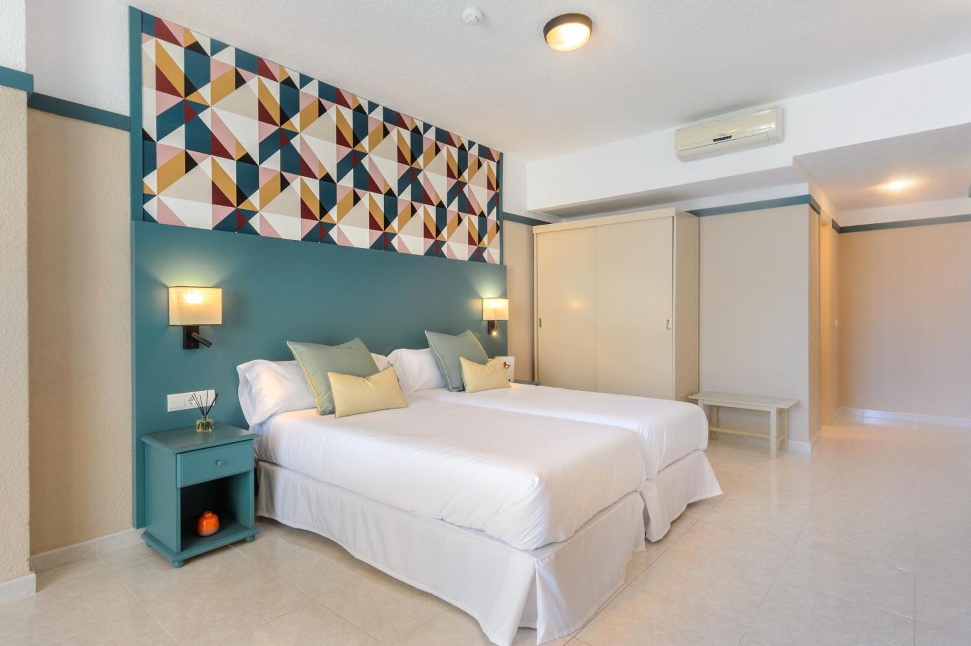 Aparthotel Vibra Club Maritim San Antonio  Bagian luar foto