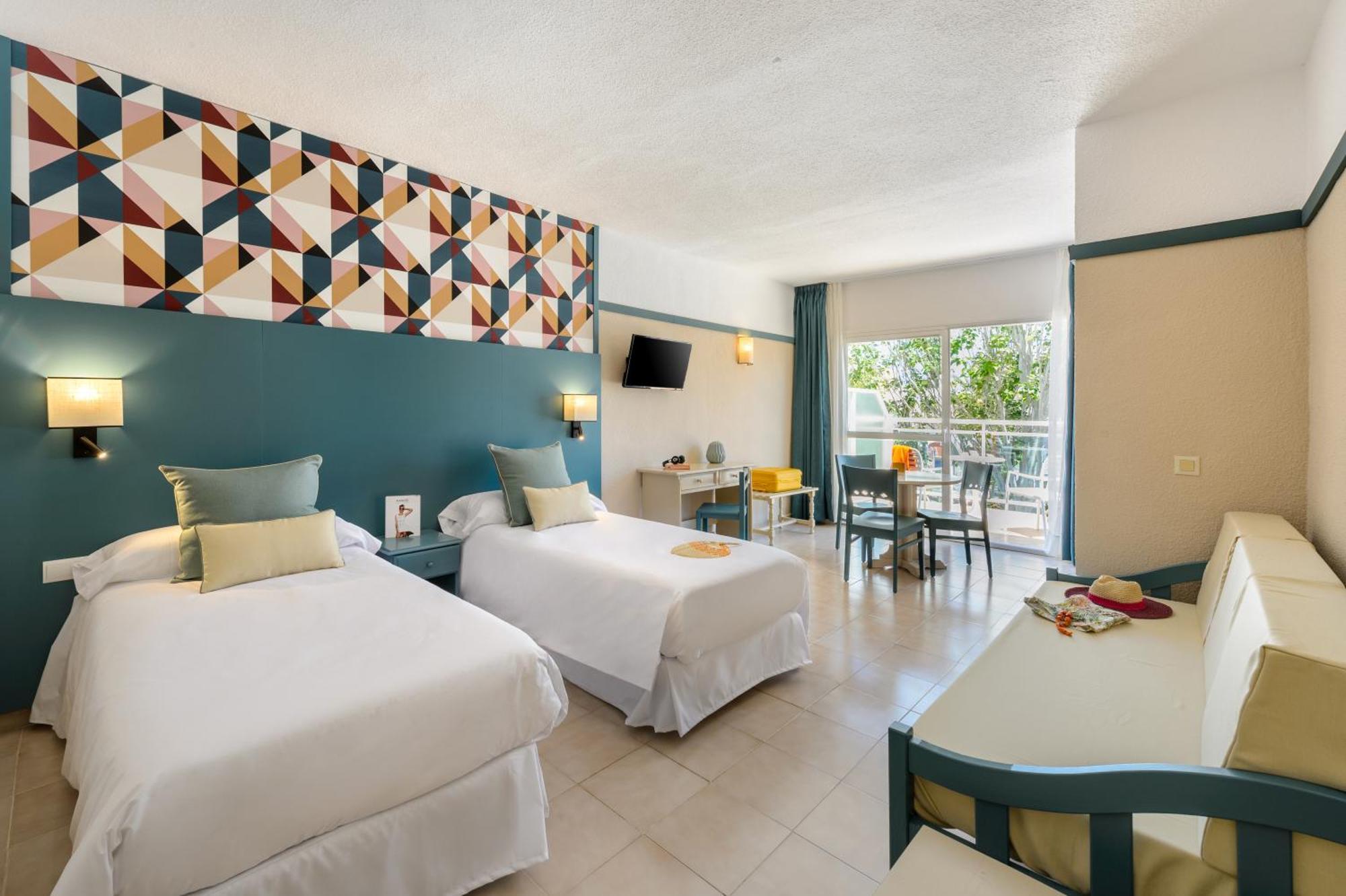 Aparthotel Vibra Club Maritim San Antonio  Bagian luar foto