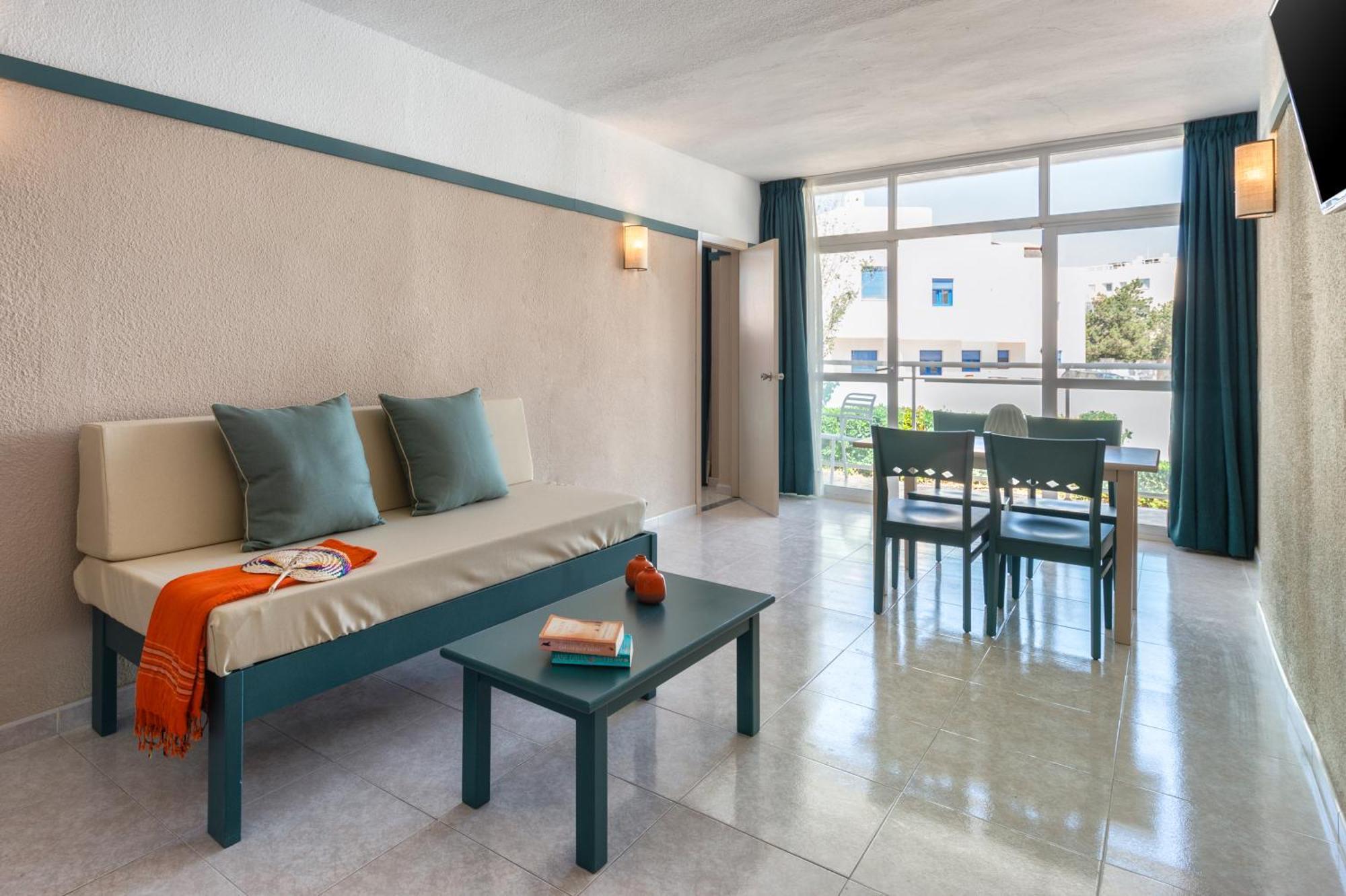 Aparthotel Vibra Club Maritim San Antonio  Bagian luar foto