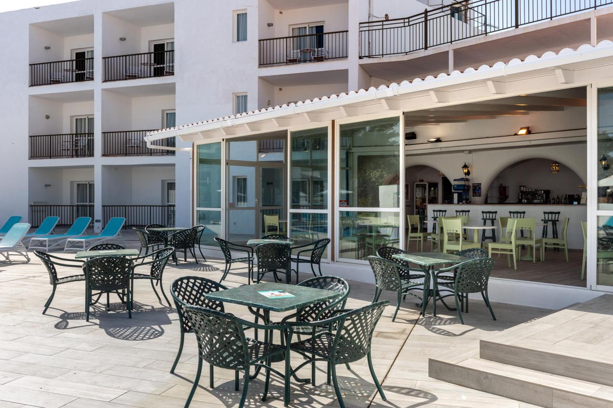 Aparthotel Vibra Club Maritim San Antonio  Bagian luar foto