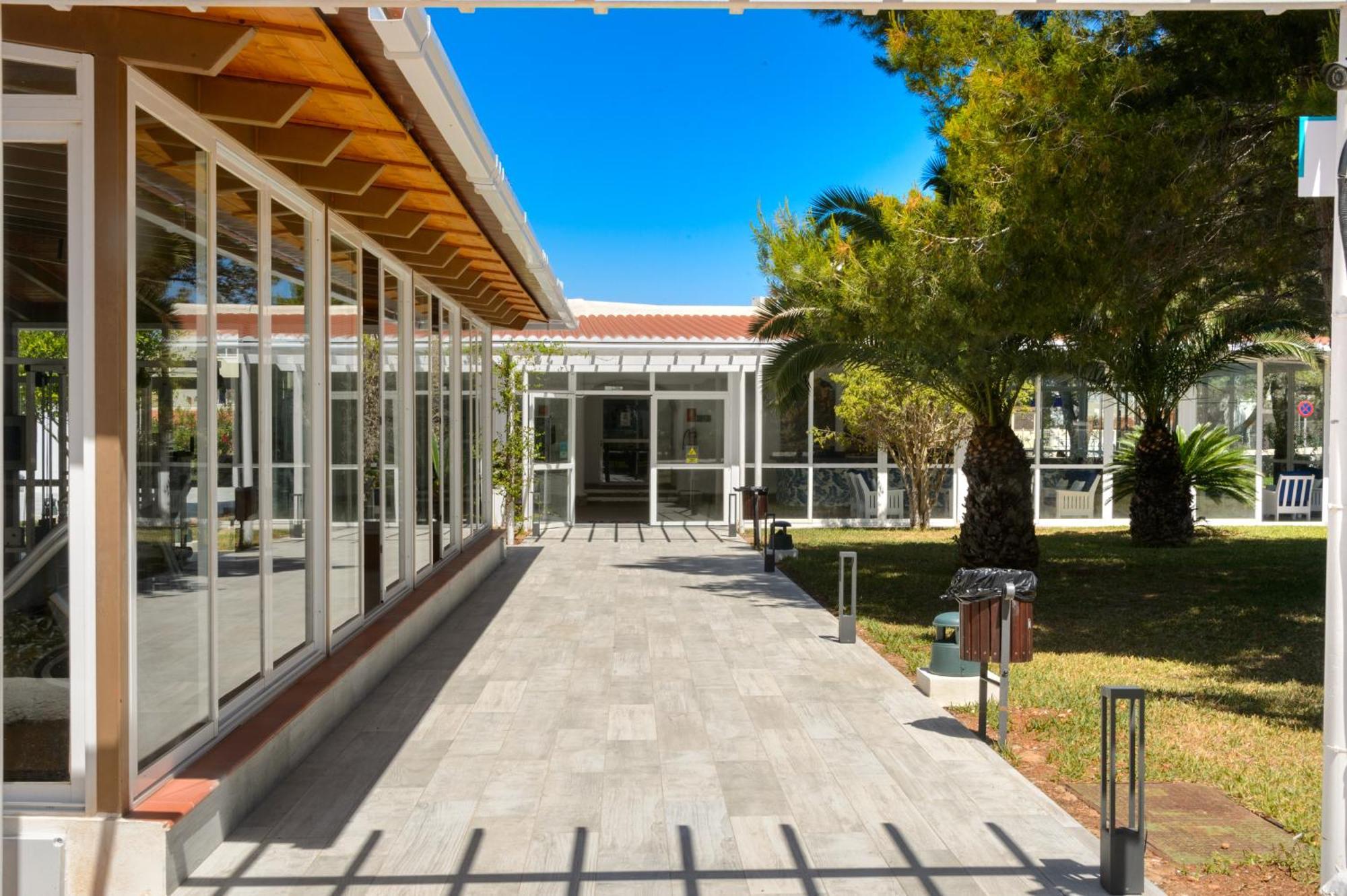 Aparthotel Vibra Club Maritim San Antonio  Bagian luar foto