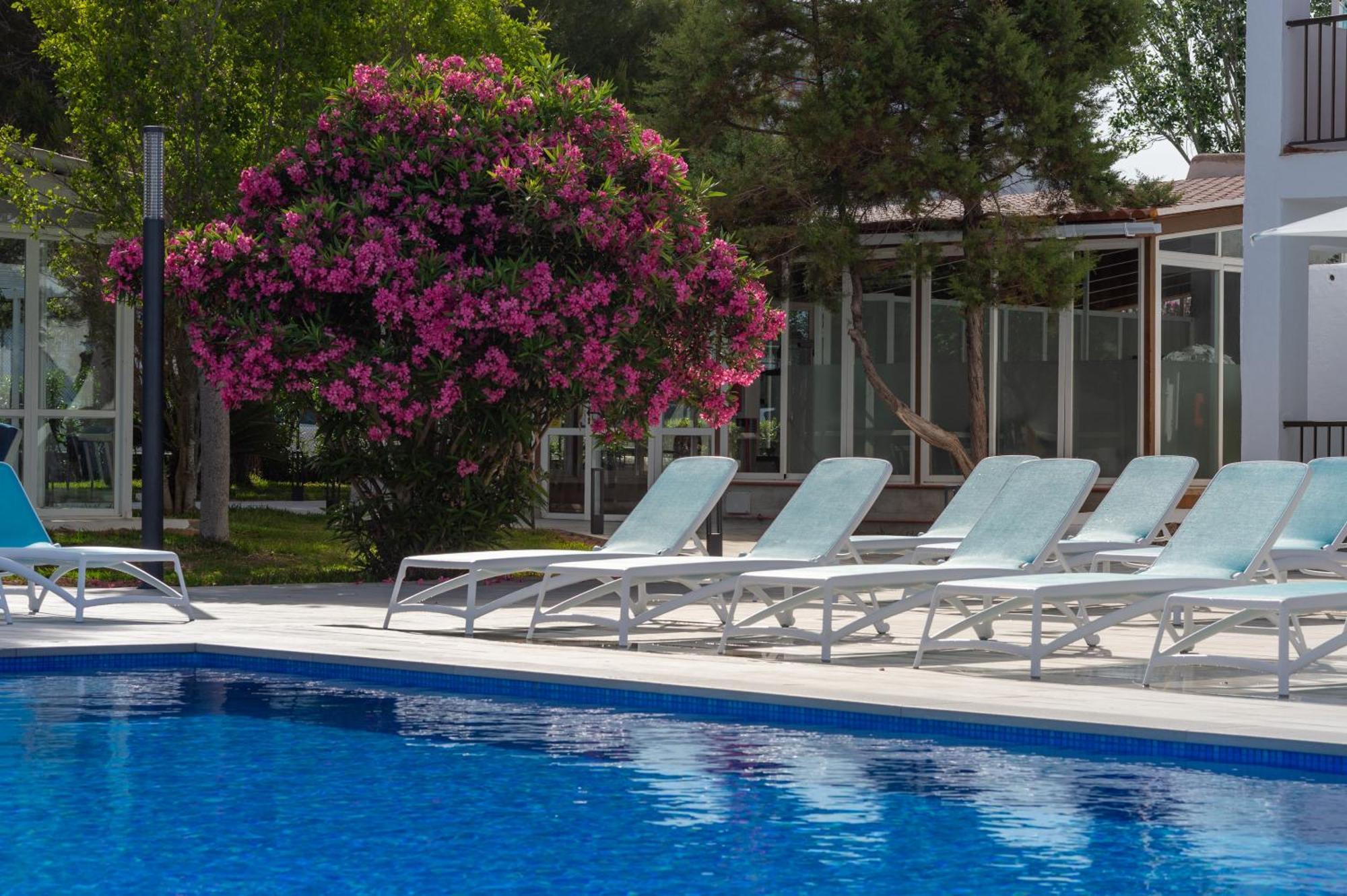 Aparthotel Vibra Club Maritim San Antonio  Bagian luar foto