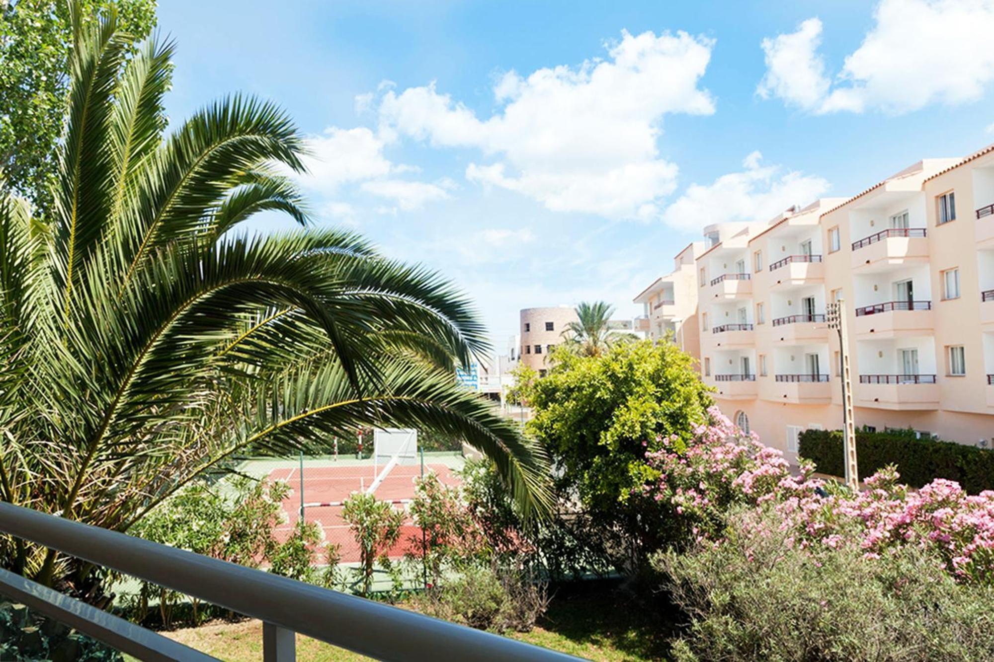 Aparthotel Vibra Club Maritim San Antonio  Bagian luar foto