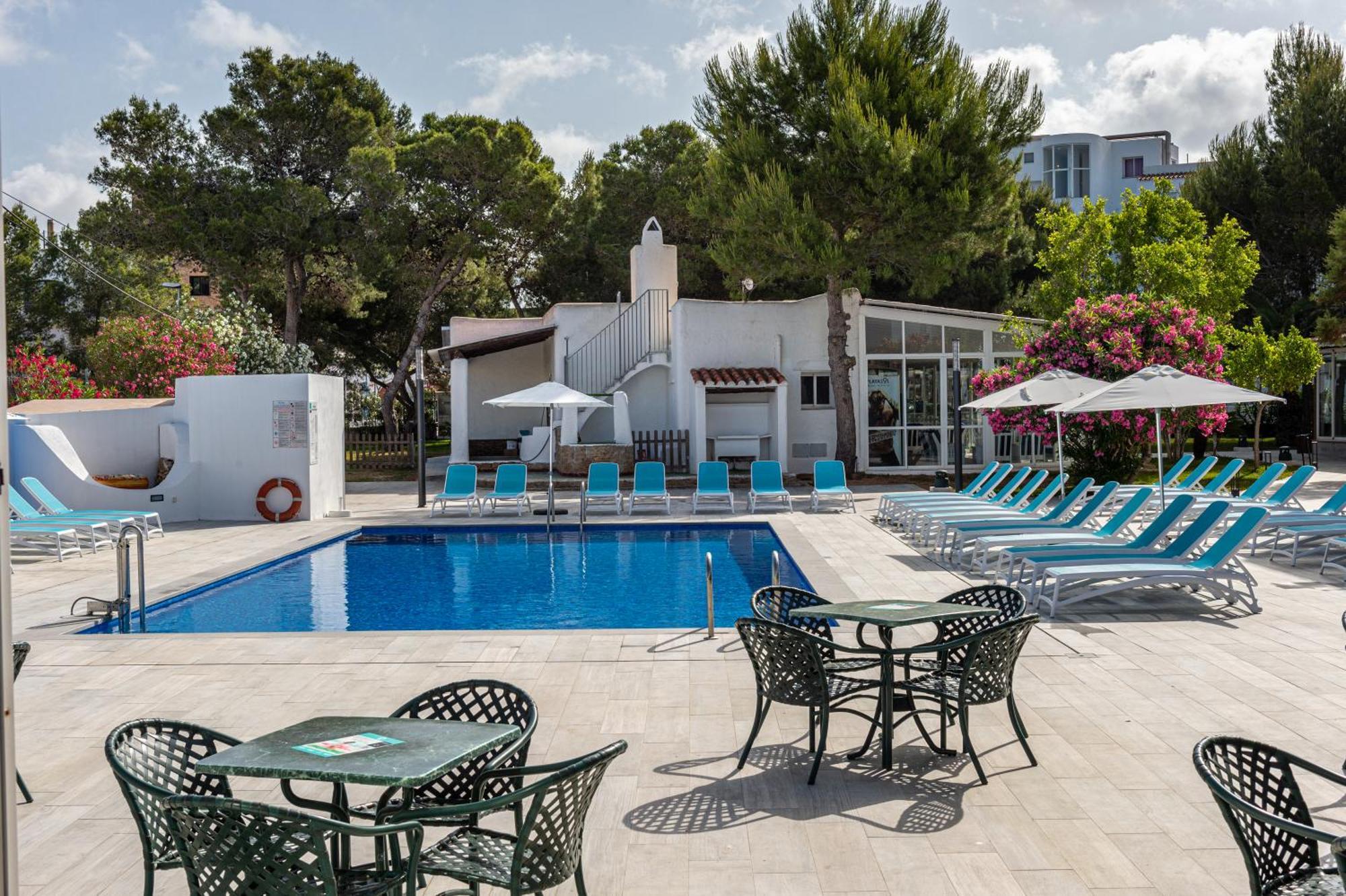 Aparthotel Vibra Club Maritim San Antonio  Bagian luar foto