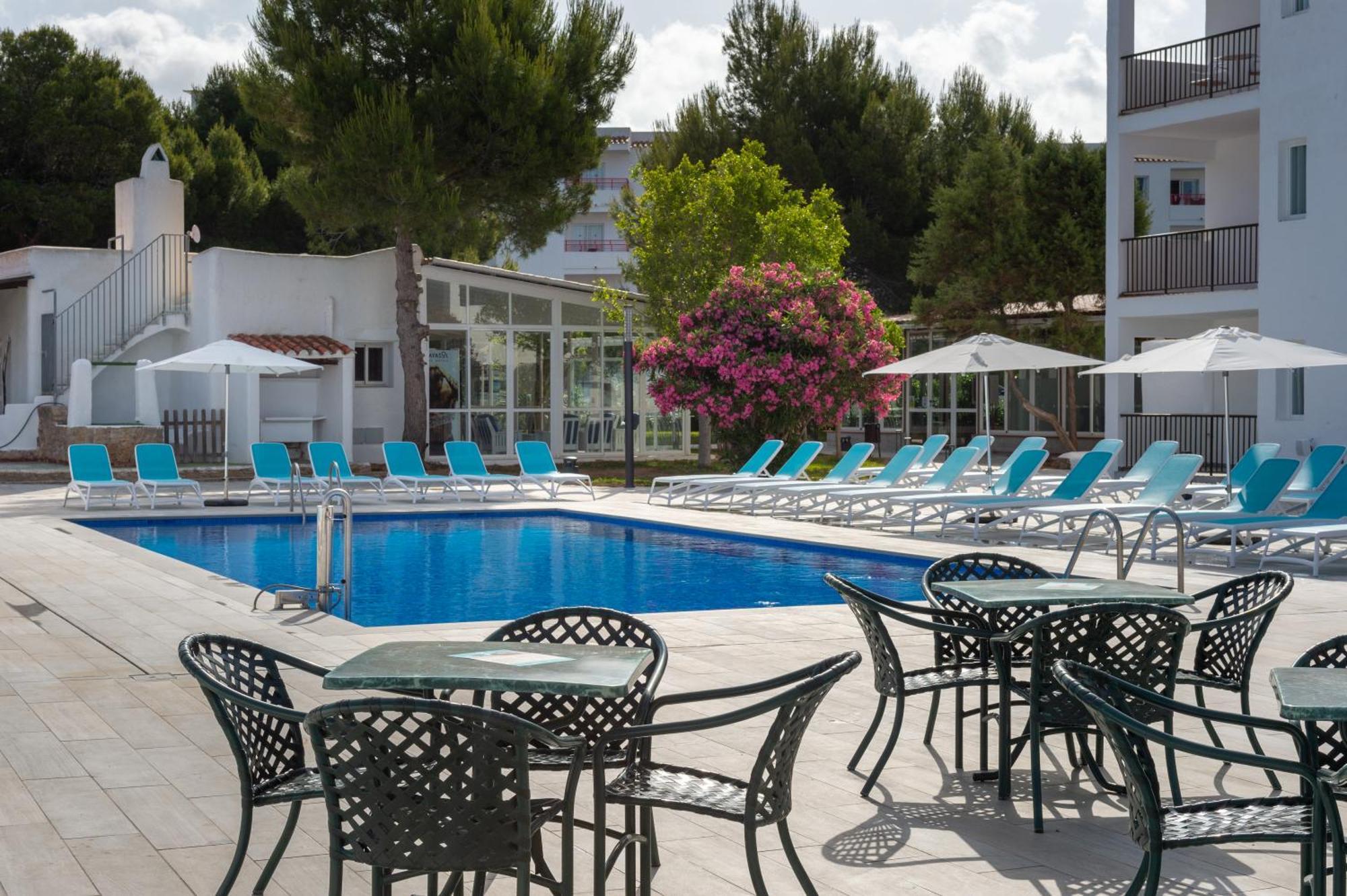 Aparthotel Vibra Club Maritim San Antonio  Bagian luar foto