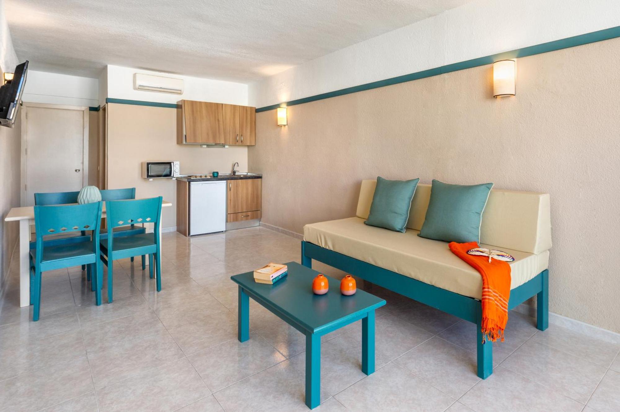 Aparthotel Vibra Club Maritim San Antonio  Bagian luar foto