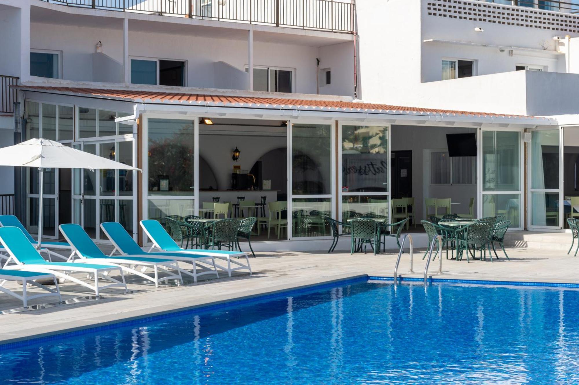 Aparthotel Vibra Club Maritim San Antonio  Bagian luar foto