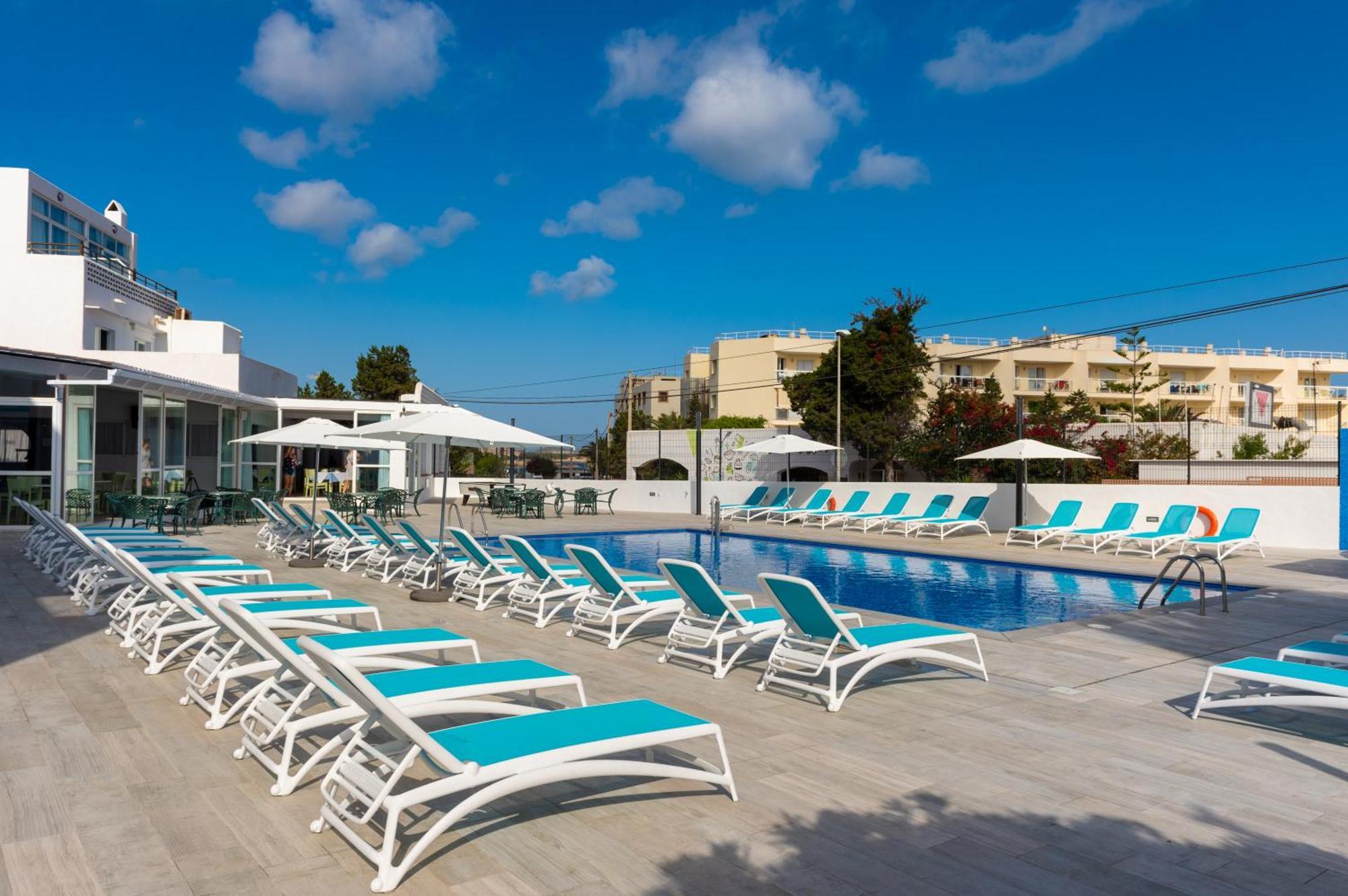 Aparthotel Vibra Club Maritim San Antonio  Bagian luar foto