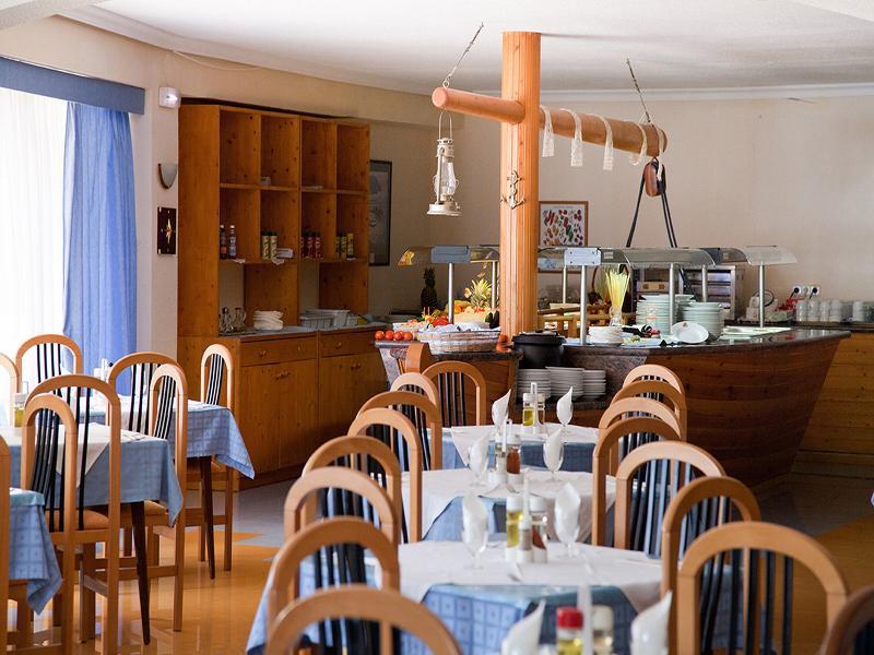 Aparthotel Vibra Club Maritim San Antonio  Bagian luar foto