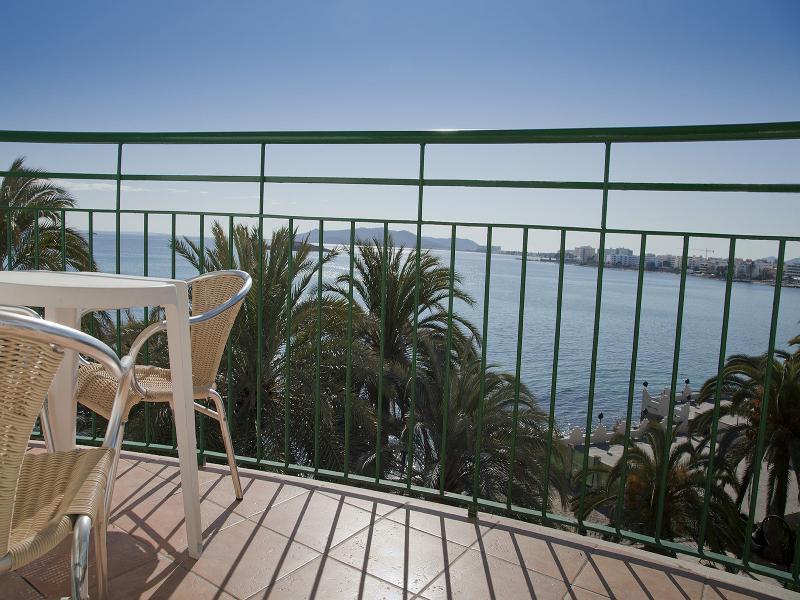 Aparthotel Vibra Club Maritim San Antonio  Bagian luar foto