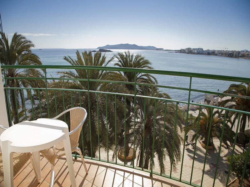 Aparthotel Vibra Club Maritim San Antonio  Bagian luar foto