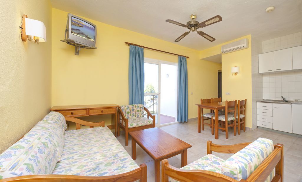 Aparthotel Vibra Club Maritim San Antonio  Ruang foto